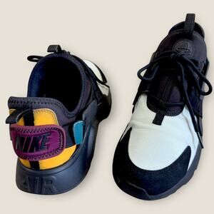 Nike Black and Green Chunky Sneakers